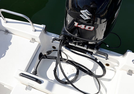 Up to 140 horsepower can be installed. The air plug can be operated from the inspection port.